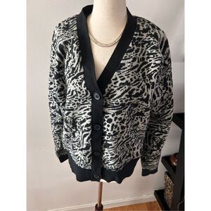 Simply Vera Vera Wang Woman’s Size M Long Sleeve Button Up Sweater cardigan anim